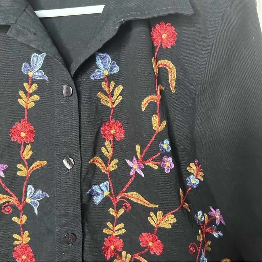Soho Compagnie Women’s Embroidered Black Floral Button Front Jacket Size Medium - Picture 3 of 4